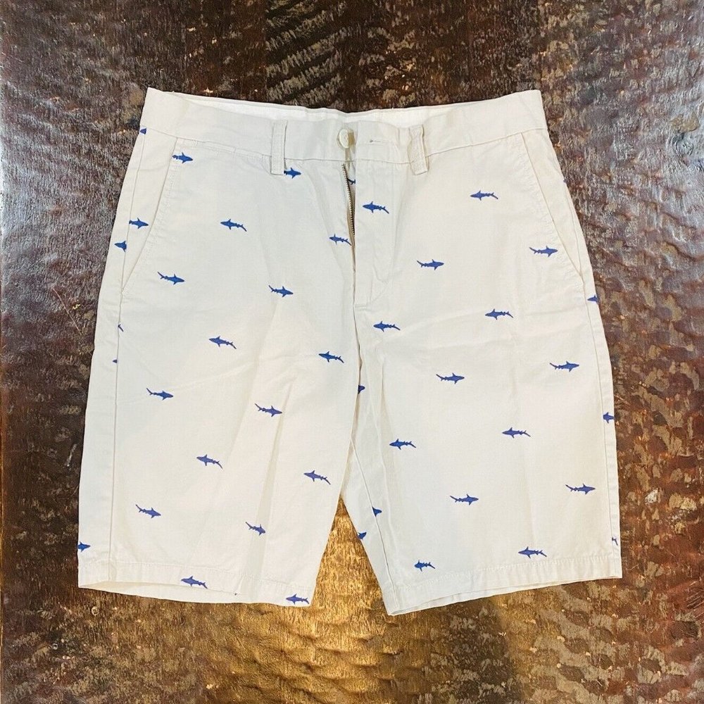 Old Navy Ultimate Slim Khaki Shark Shorts - Size 32, Excellent Condition